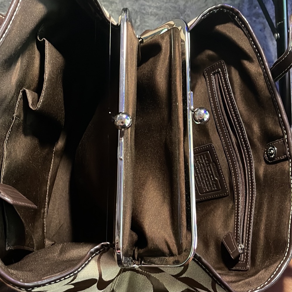 Authentic Medium Large Coach Bag - image 4